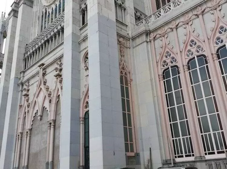 Majatalo Habitaciones Amuebladas. Poliforum/centro