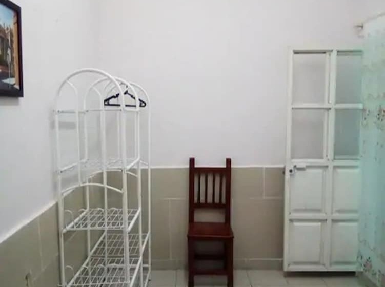 بنسيون Habitaciones Amuebladas. Poliforum/centro