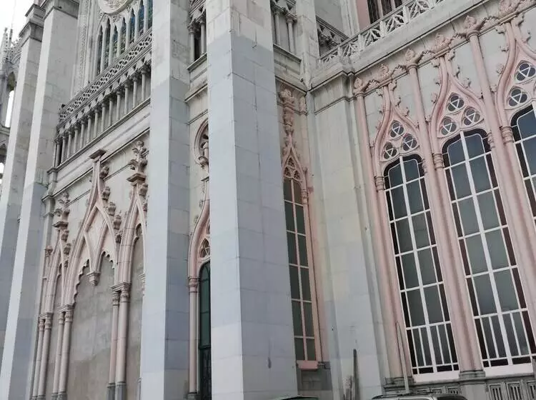 Majatalo Habitaciones Amuebladas. Poliforum/centro