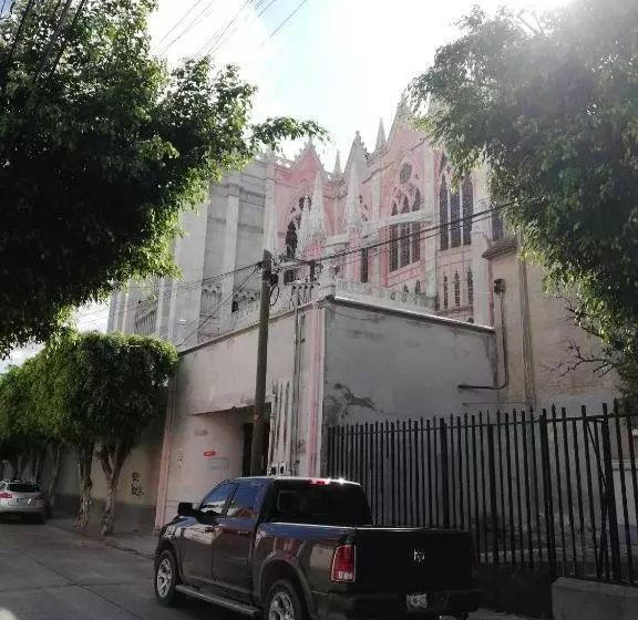 Majatalo Habitaciones Amuebladas. Poliforum/centro