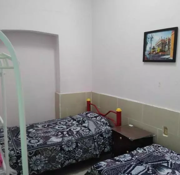 Majatalo Habitaciones Amuebladas. Poliforum/centro