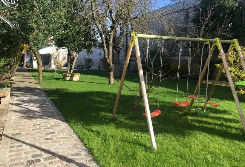 Majatalo Villa Raspail