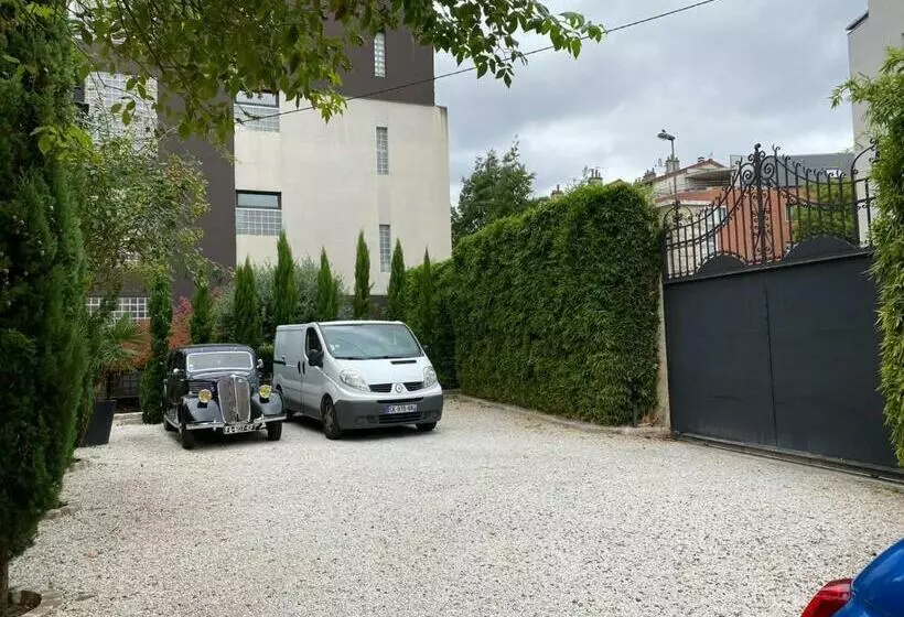 Majatalo Villa Raspail