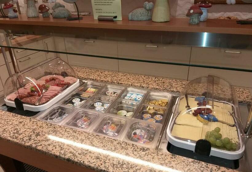 ユースホステル Gästehaus Loehnert Gmbh