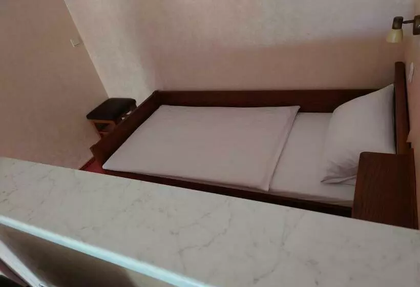 Retkeilymaja Gästehaus Loehnert Gmbh