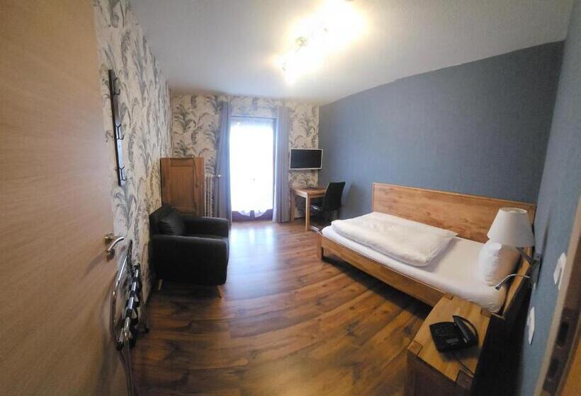 ユースホステル Gästehaus Loehnert Gmbh