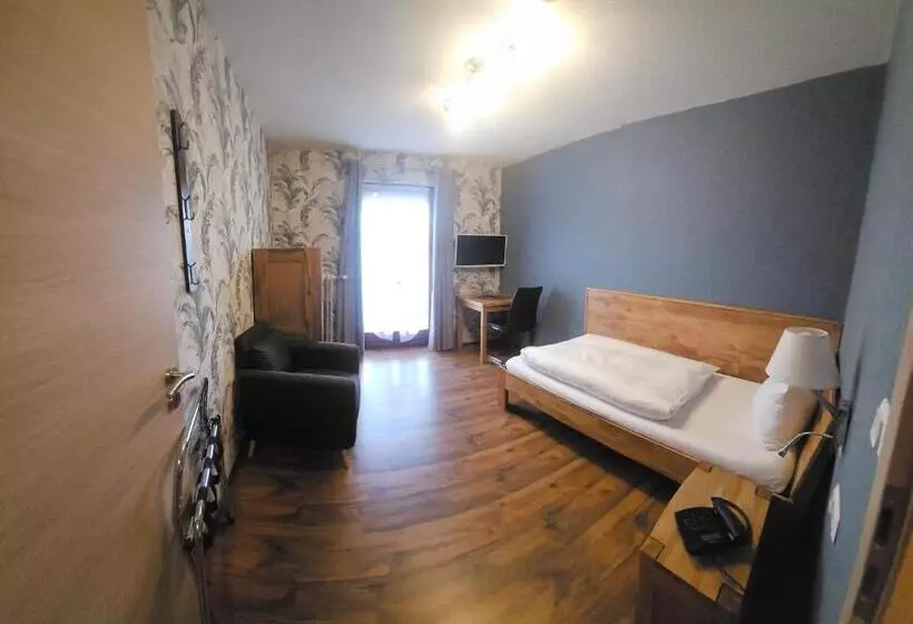 Retkeilymaja Gästehaus Loehnert Gmbh