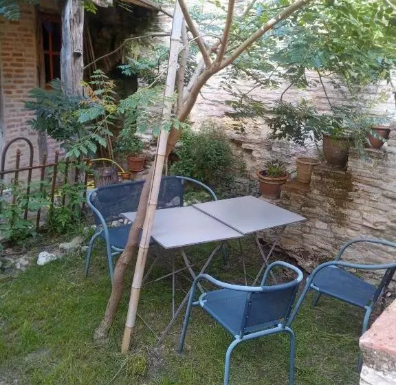 Aamiaismajoitus (B&B) La Lauze Et L Anguille