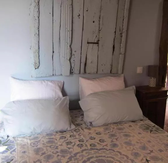 Aamiaismajoitus (B&B) La Lauze Et L Anguille