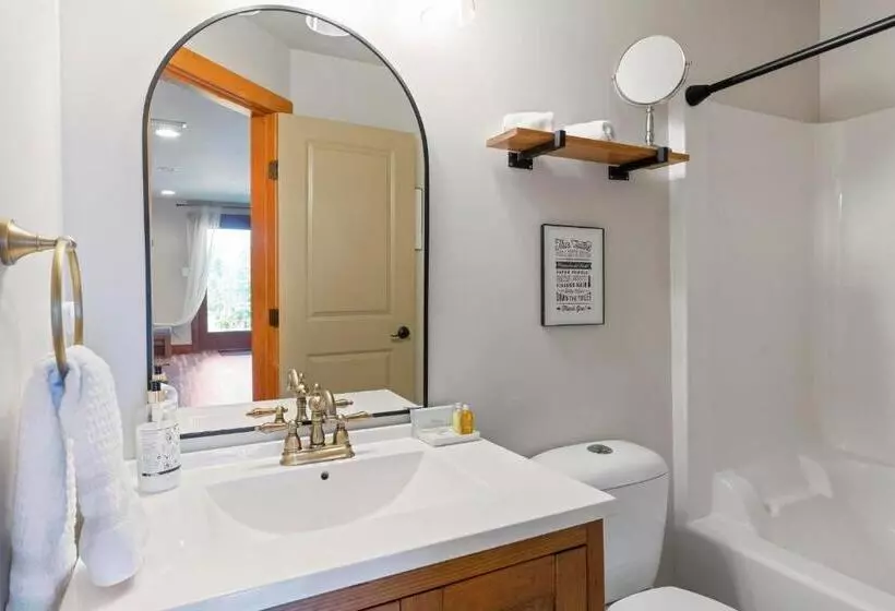 ベッドアンドブレックファースト Shawnigan Hills Guest Suite