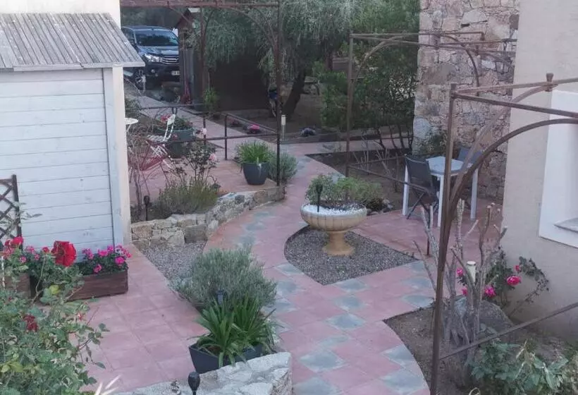 ベッドアンドブレックファースト Tre Castelli