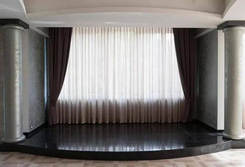 Hotelli La Casa Del Pellegrino