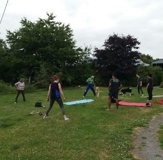 פנסיון Castletownmoor Clinic & Permaculture Farm