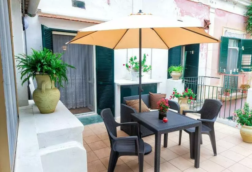 پانسیون Nonna Enza Apartment
