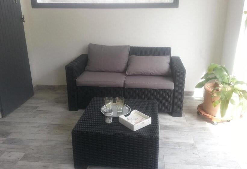 مبيت وإفطار Sous Le Mûrier