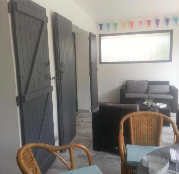 مبيت وإفطار Sous Le Mûrier