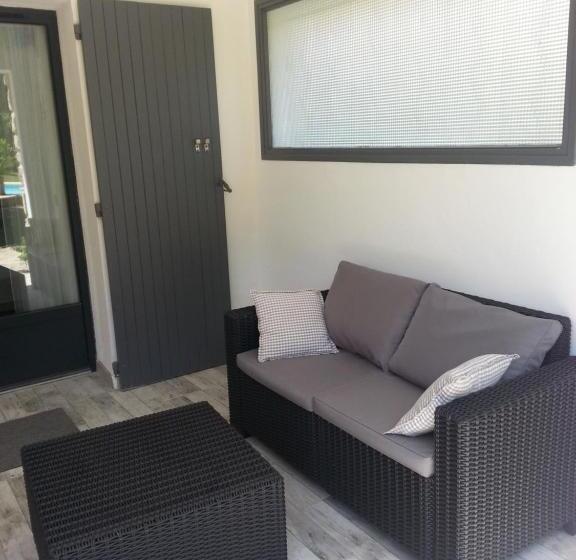 مبيت وإفطار Sous Le Mûrier