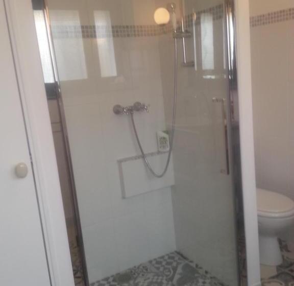 مبيت وإفطار Sous Le Mûrier