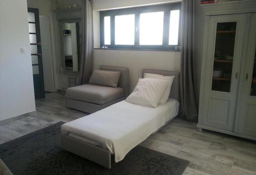 مبيت وإفطار Sous Le Mûrier