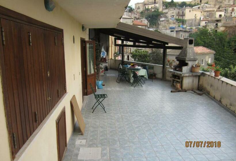 مبيت وإفطار Al Palazzo