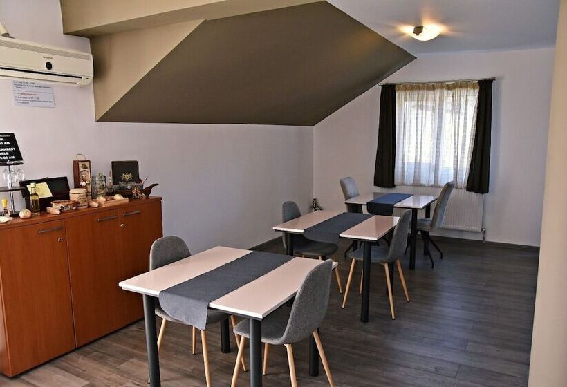 مبيت وإفطار Greenwood Residence