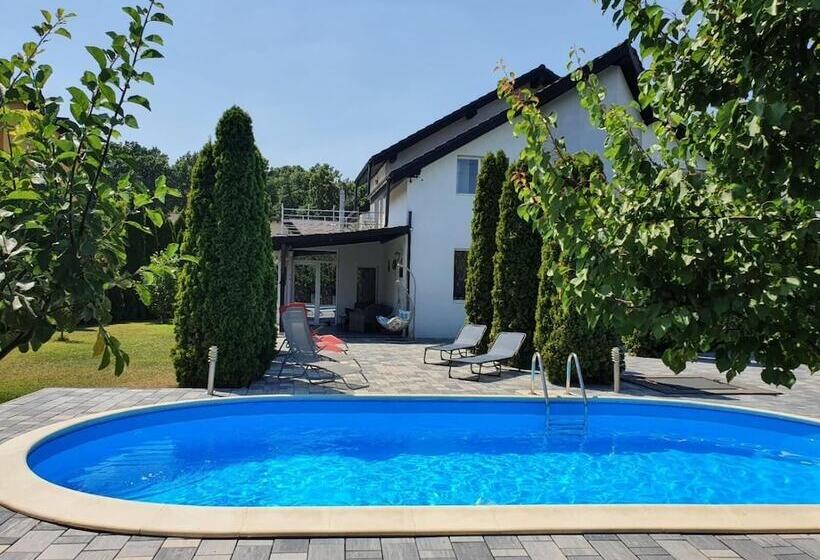 مبيت وإفطار Greenwood Residence