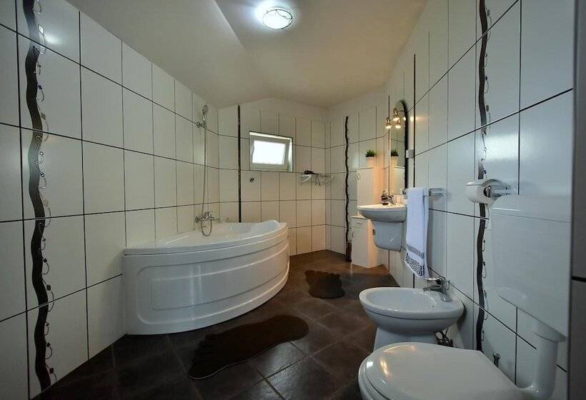 مبيت وإفطار Greenwood Residence