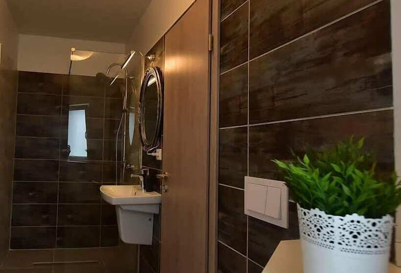 مبيت وإفطار Greenwood Residence