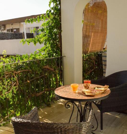 مبيت وإفطار Lughia