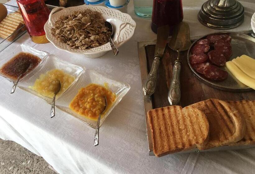 مبيت وإفطار Lughia