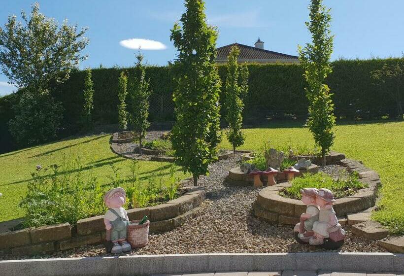 Cherville Bed & Breakfast