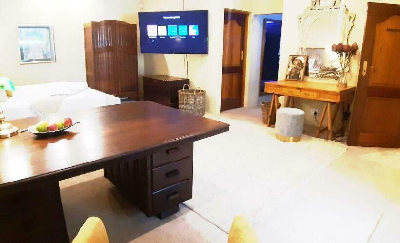 Pensão Pretoria House