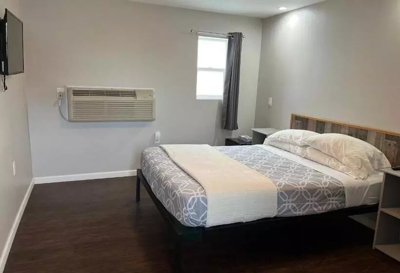 Retkeilymaja Nightshade Inn & Gardens