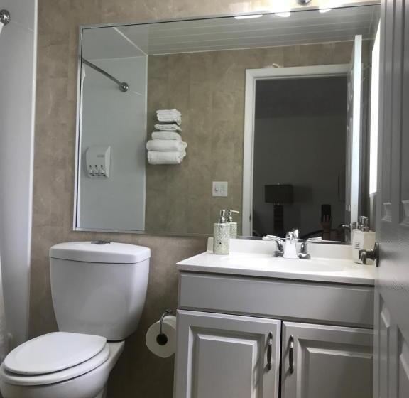 הוסטל Nightshade Inn & Gardens