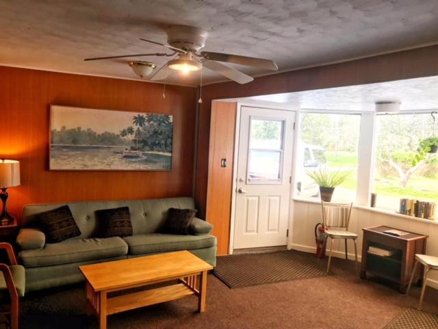 הוסטל Nightshade Inn & Gardens