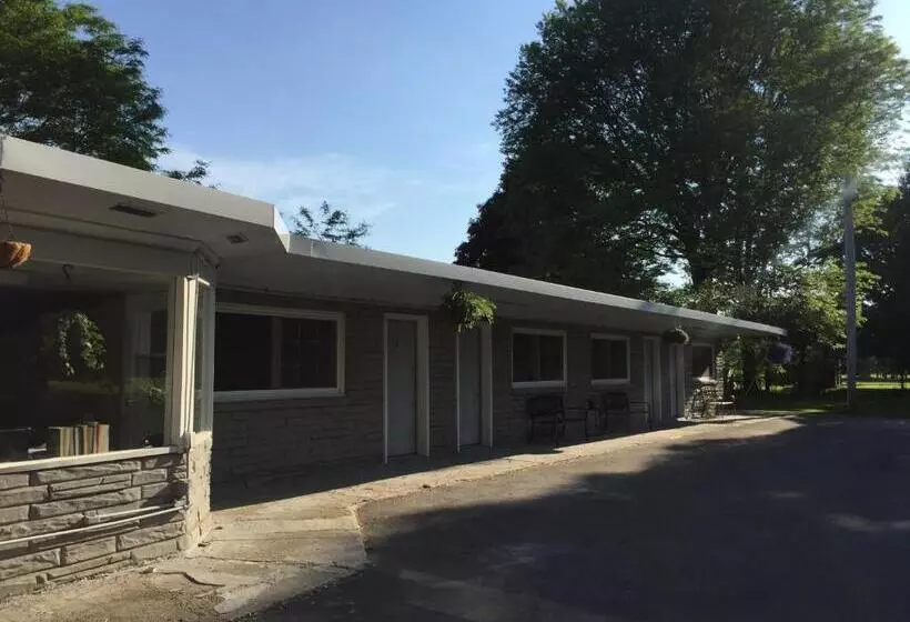 Retkeilymaja Nightshade Inn & Gardens