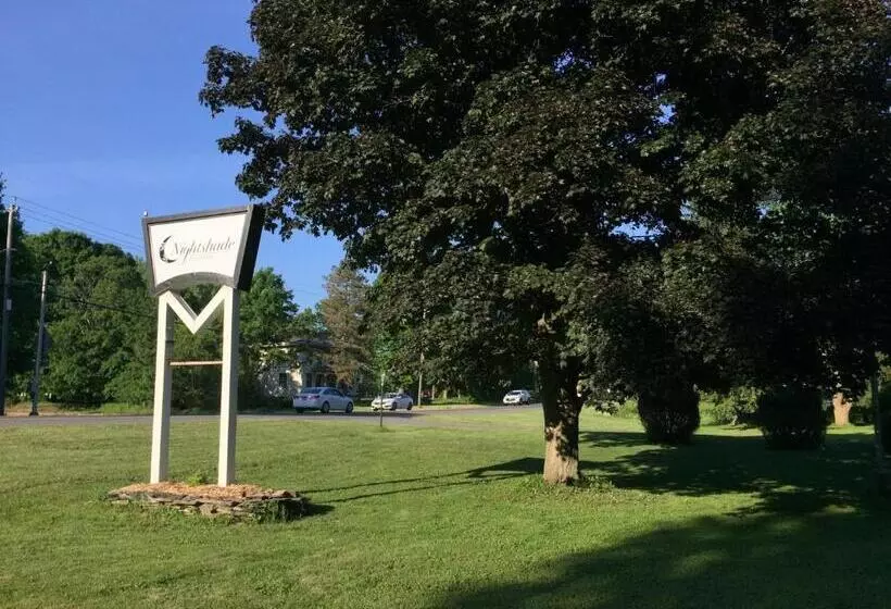 Retkeilymaja Nightshade Inn & Gardens