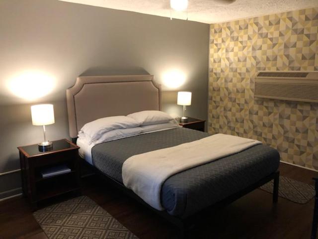 הוסטל Nightshade Inn & Gardens