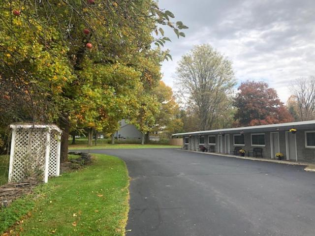 הוסטל Nightshade Inn & Gardens