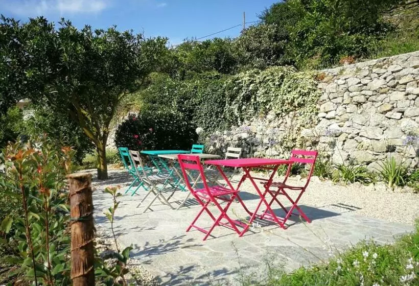 ベッドアンドブレックファースト Castelli In Aria