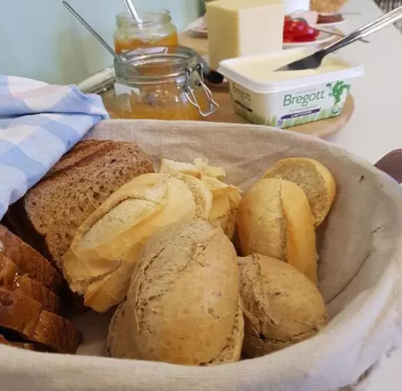 ベッドアンドブレックファースト Nalles Gästhem