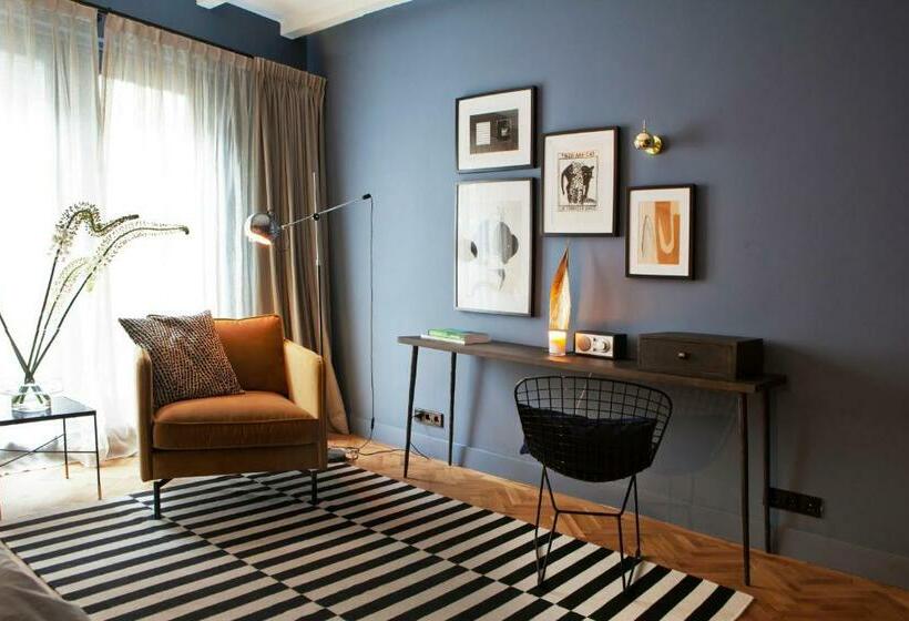 تختخواب و صبحانه Suite No 7