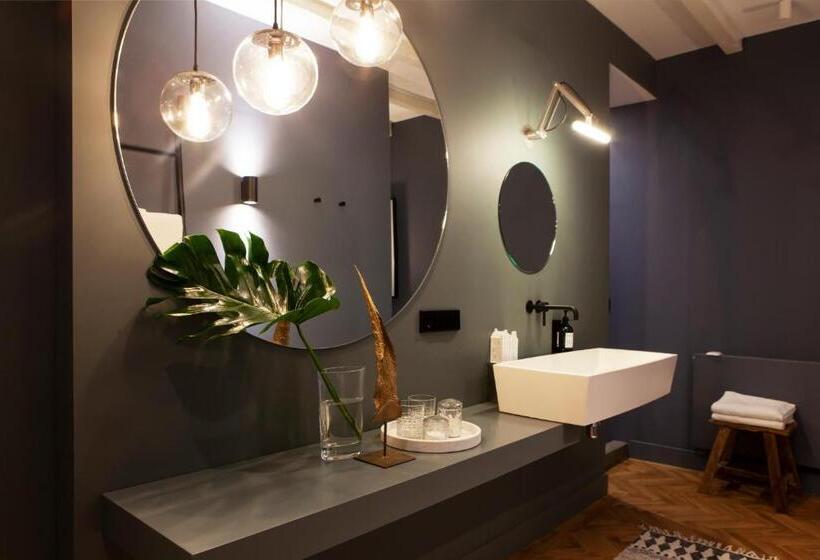 تختخواب و صبحانه Suite No 7