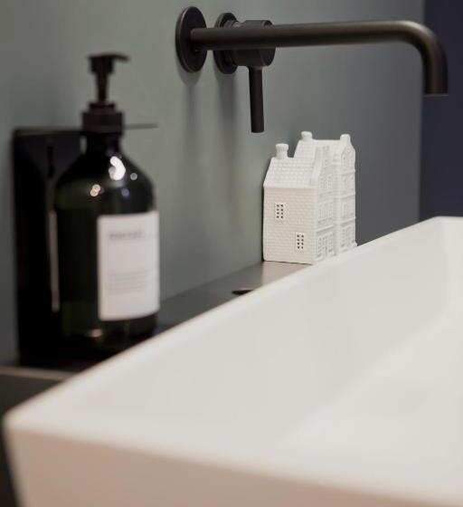 تختخواب و صبحانه Suite No 7