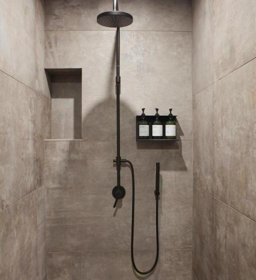 تختخواب و صبحانه Suite No 7