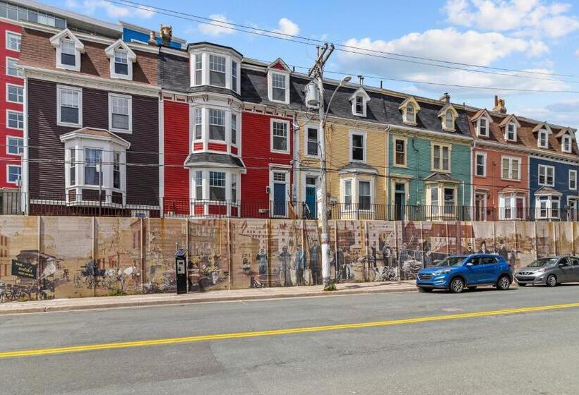 پانسیون Mckay Manor On Duckworth