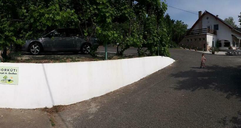 ベッドアンドブレックファースト Borkúti Panzió és Apartman