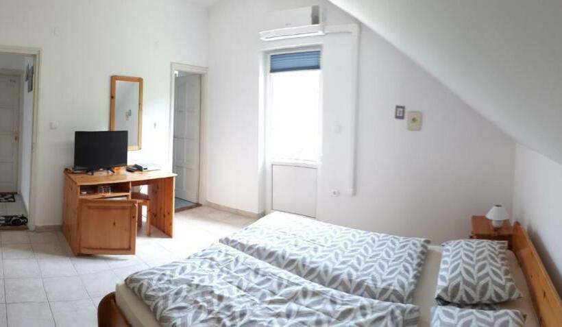 住宿加早餐 Borkúti Panzió és Apartman