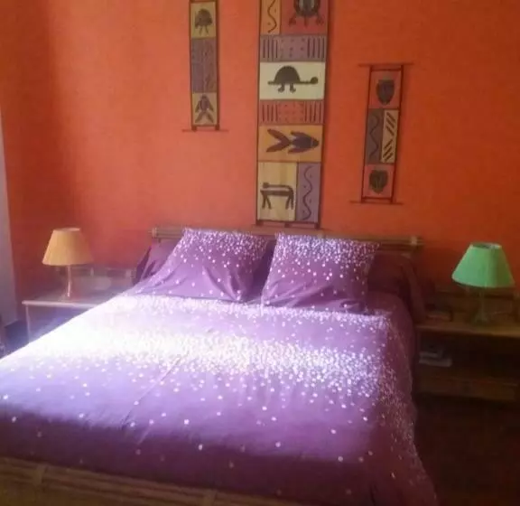 Aamiaismajoitus (B&B) Villa Savane