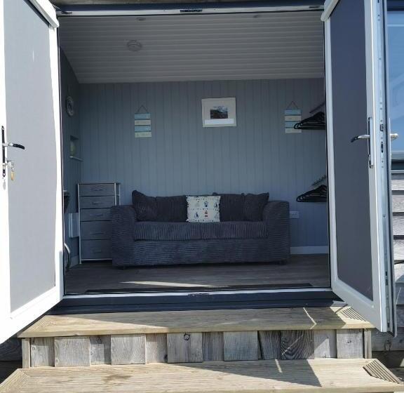 Hotell Allibella Shepherds Hut, Amazing Seaview, Private Garden, Pet Friendly